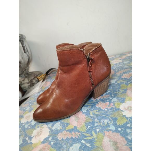 Frye Women's Ankle Boots Size 8.5M Cognac "Judith" Soft Leather Double Zip EUC - Picture 6 of 15